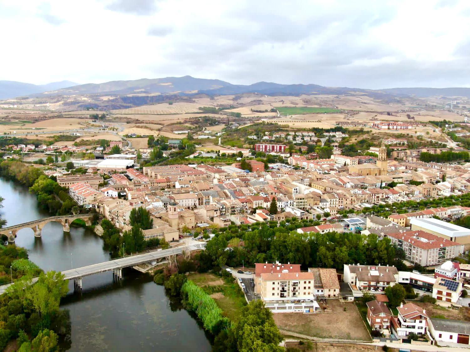 Apartamentos Puente la Reina Buitenkant foto