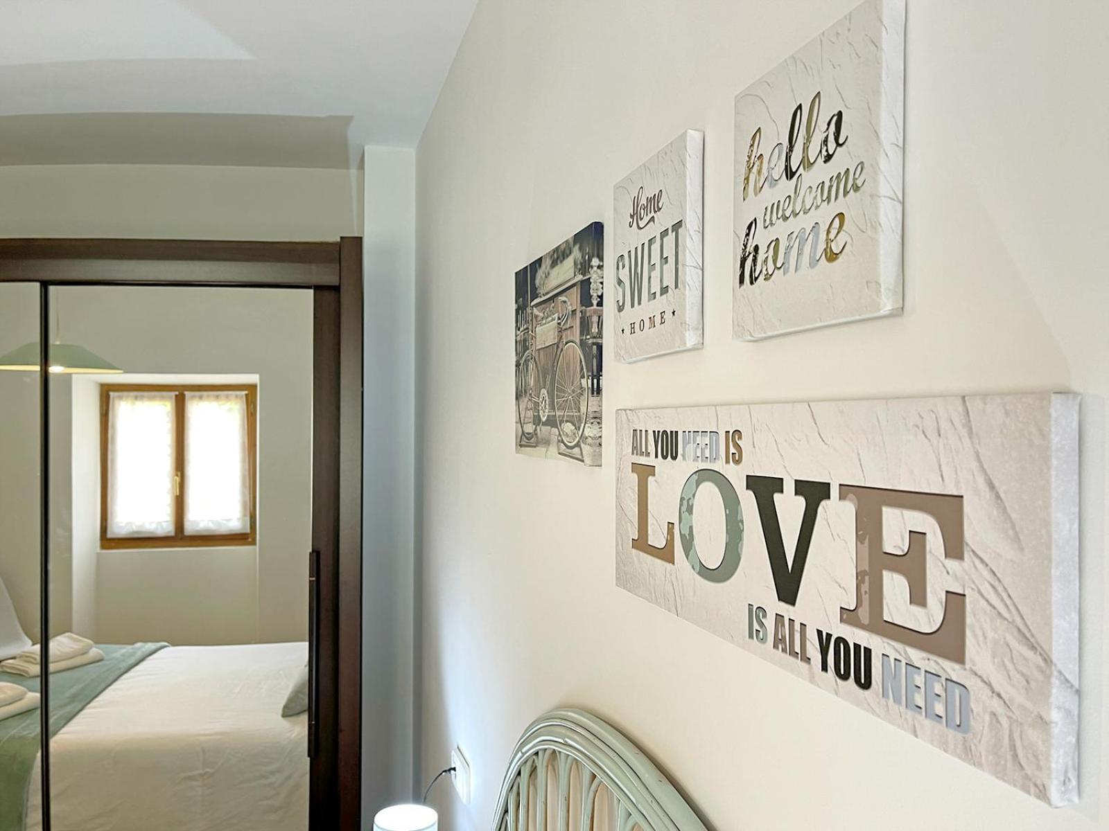 Apartamentos Puente la Reina Buitenkant foto