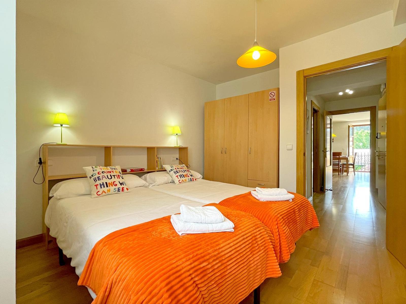 Apartamentos Puente la Reina Buitenkant foto