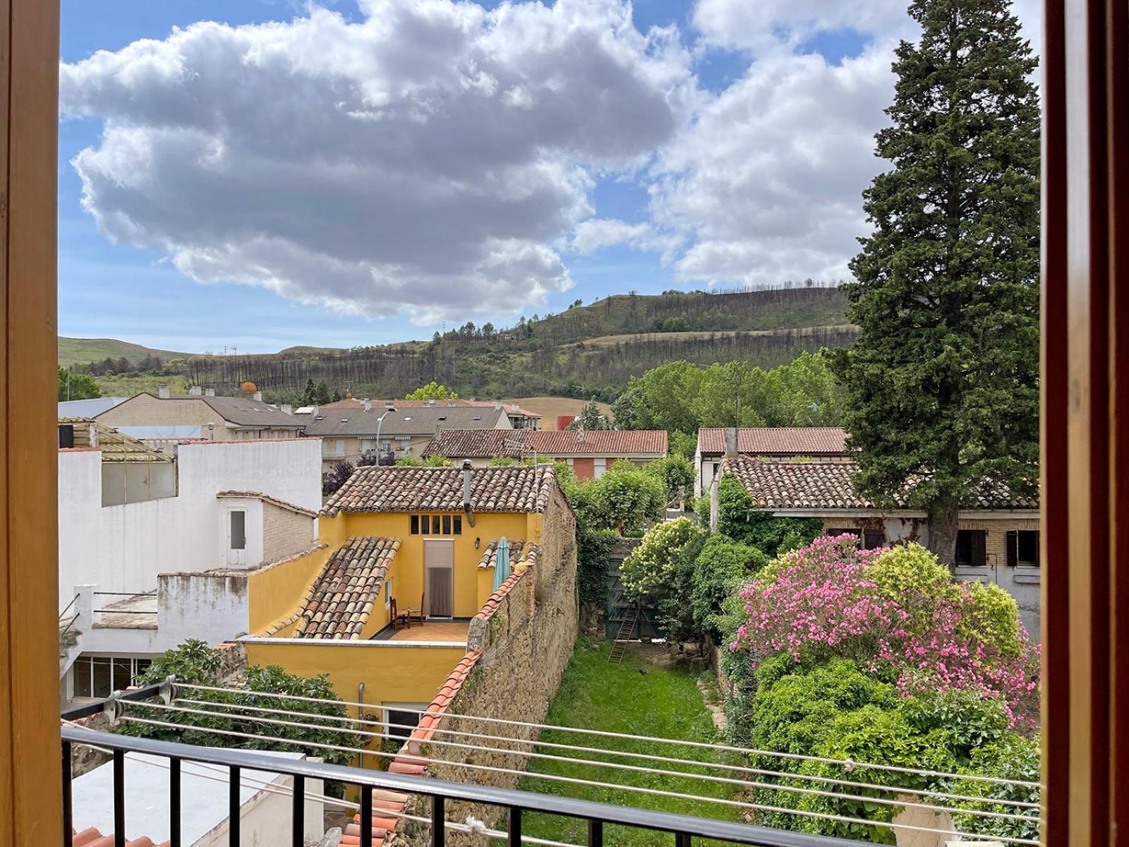 Apartamentos Puente la Reina Buitenkant foto